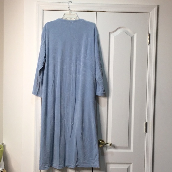 Moon shadow xl blue velvet/velour robe w/ zip euc armpit to armpit is 28” - Picture 8 of 9